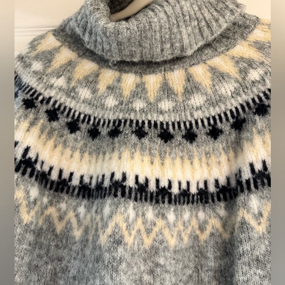 H&M Sweater - Picture 5 of 5